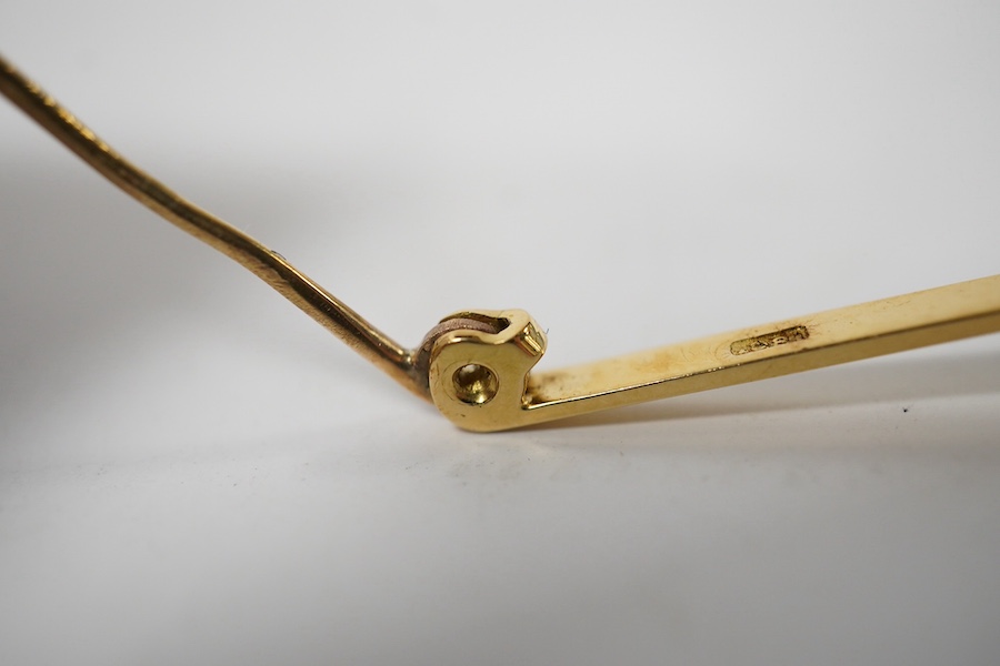 An 18ct tie pin, 51mm, 3.5 grams. Condition - fair to good